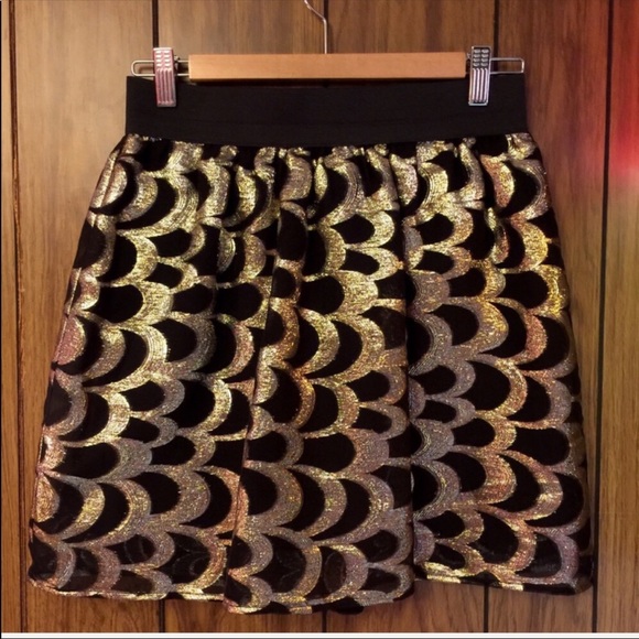 Glam Glamorous Black and Gold Tinsel Skirt - Picture 2 of 10